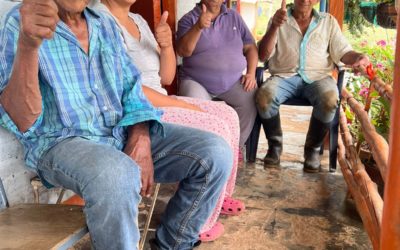 Una familia que mantiene las costumbres del campo en la comuna 13 – Exclusivo Colombia